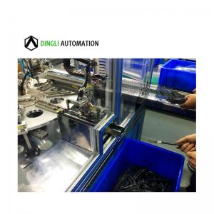 التلقائي من البلاستيك و المعدن الشريحة العازلة آلة الجمعية على درج الباب