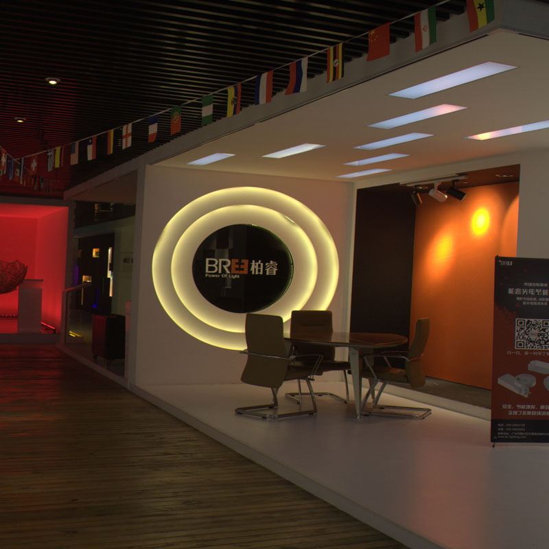 2018 BR غرفة عرض الإضاءة