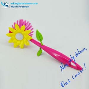 فرشاة تنظيف الصحون باللون الوردي من اكبراند مع تزيين عباد الشمس