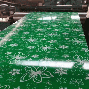 لوحة الألومنيوم اللون