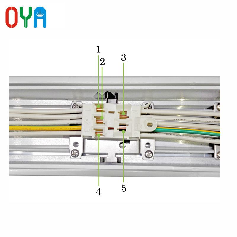 40W نظام الإضاءة الخطية LED مع 5 أسلاك الكابلات السكك الحديدية