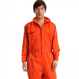 تخصيص الملابس في العديد من العوامل الرئيسية التي تؤثر على السعر