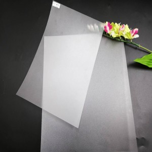 جودة عالية 0.5MM بلوري البلاستيك PET ورقة رقيقة لطباعة بطاقة العمل أو العلامات الملابس