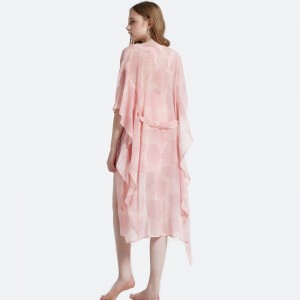 بيجاما من الساتان النسائي مع شال مطبوع