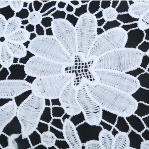 نسيج الدانتيل النقي أقمشة الدانتيل المطرزة البوليستر والحرير الحليب ، الدانتيل. بوليستر / نايلون الدانتيل ، الدانتيل والقطن