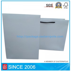 حقيبة العلامة التجارية الشهيرة بوس