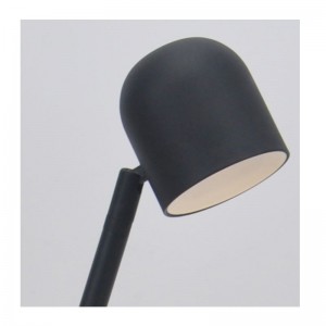 مصباح طاولة LED مع وظيفة ضبط