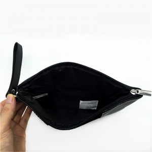 الحقيبة التجميل