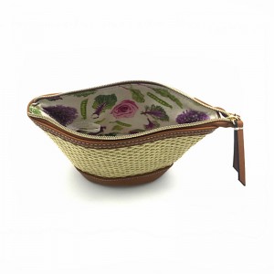 حقيبة مستحضرات التجميل المنسوجة