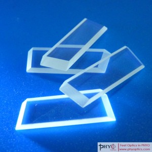 نافذة بيضاوية