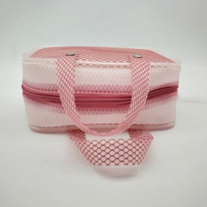 حمل حقيبة إيفا