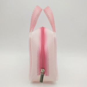 حمل حقيبة إيفا