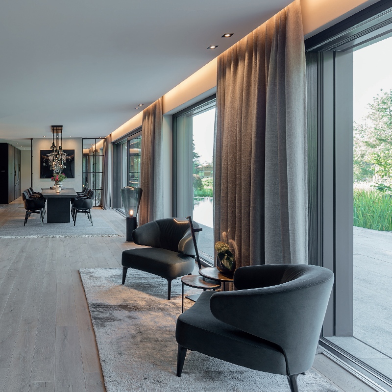 أبواب فرنسية مقابل أبواب منزلقة من الألومنيوم - ما هو أفضل؟