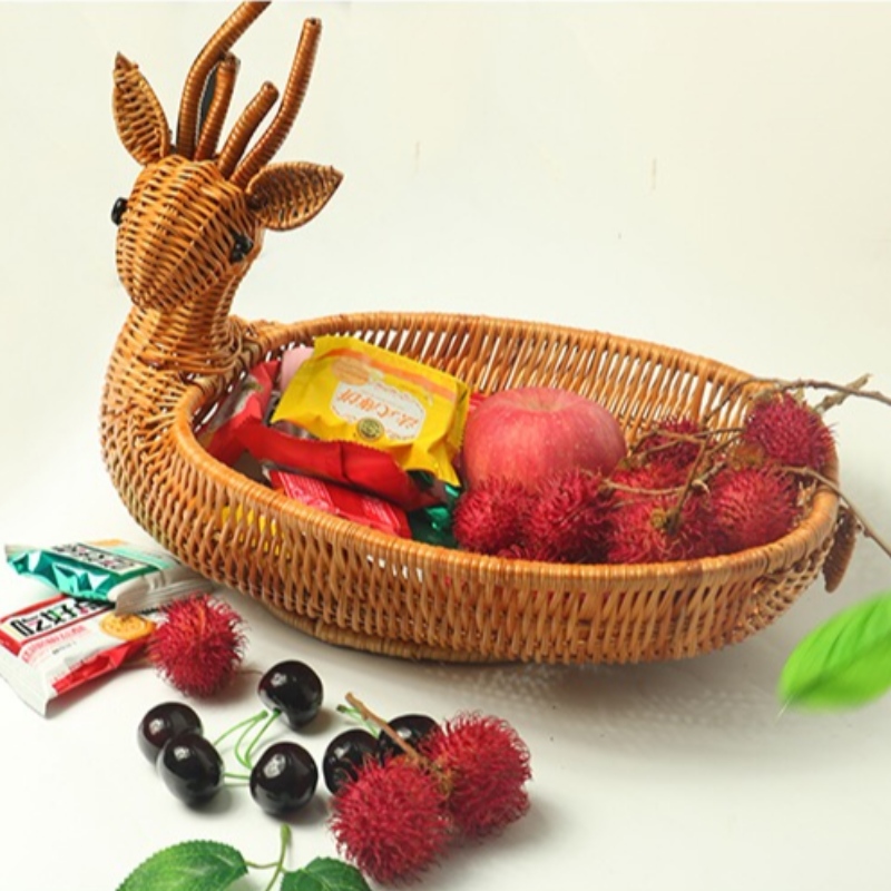 الغزلان نسج سلة