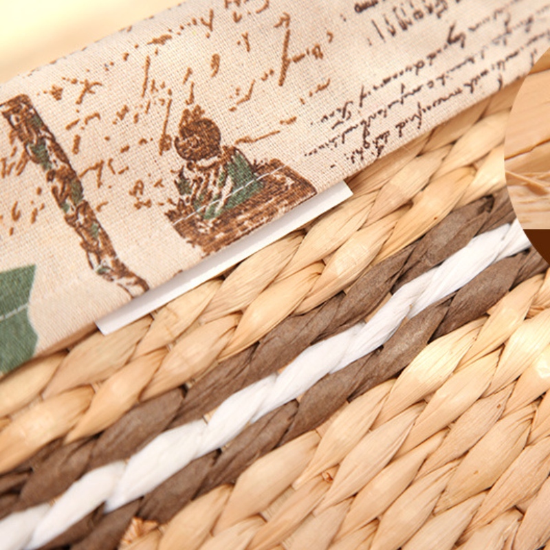 سلة القش المنسوجة