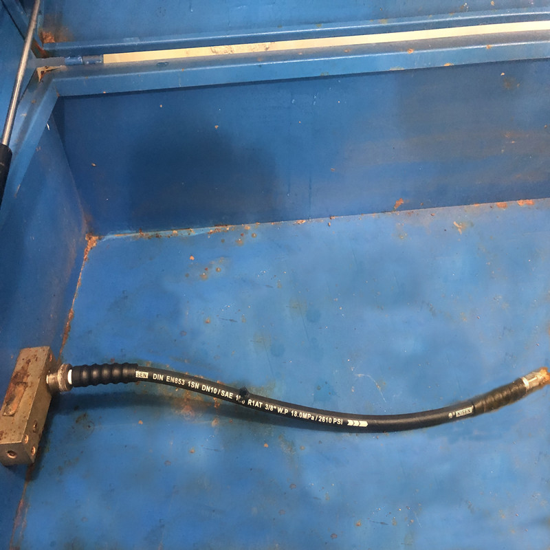 تجاوز نتيجة اختبار BP القياسية لـ SAE 100 R1 3\/8 '' عند 110 ميجا باسكال