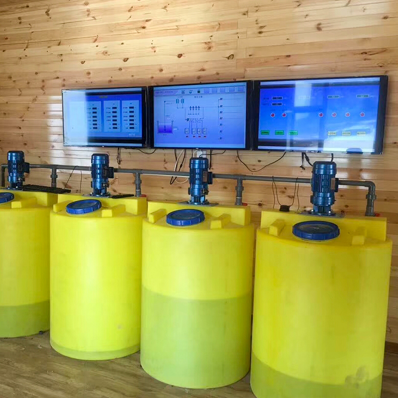 ما هي المشاكل التي ينبغي أن تولي اهتماما في استخدام المياه والأسمدة المعدات المتكاملة ؟