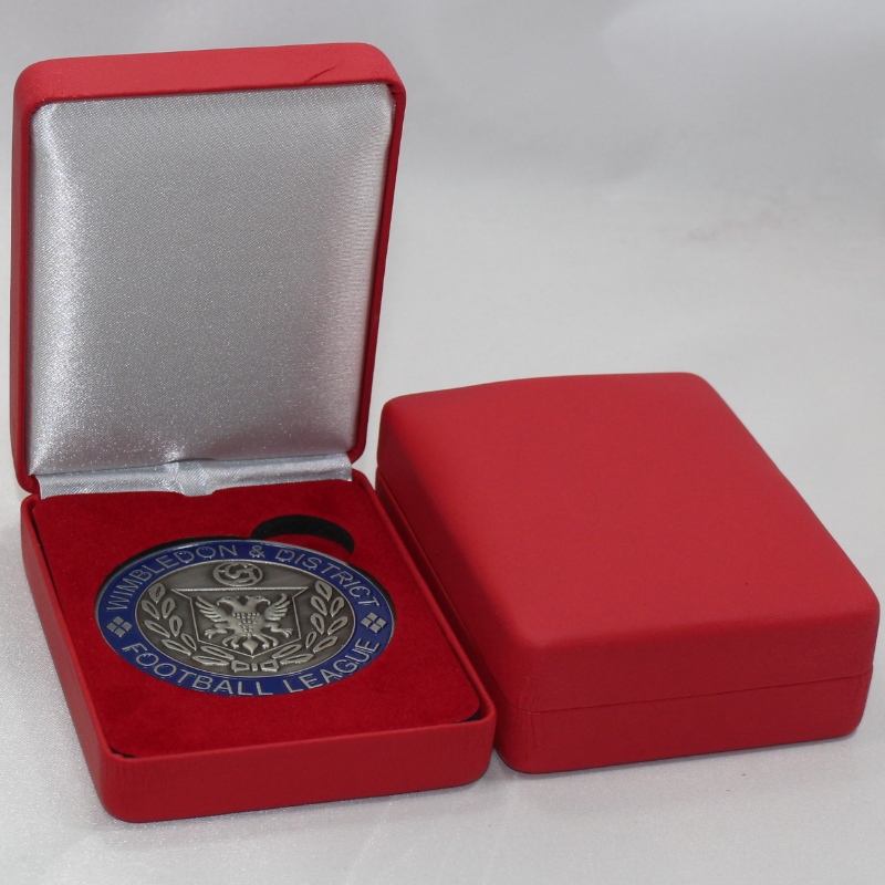 البند صندوق ميدالية T-03 مغطى بفلانليت أو جلد PU لعملة 35-50 مم ، شارة ، ميدالية صغيرة ، إلخ. مم 70 * 91 * 35 مم ، أوزان حوالي 92 جرام