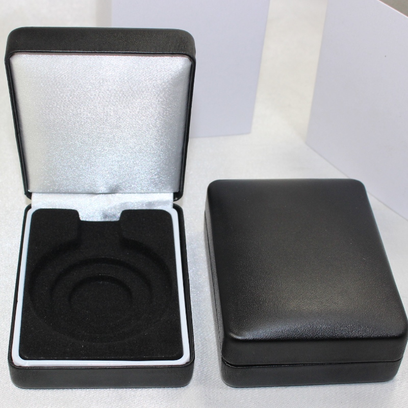 البند صندوق ميدالية T-03 مغطى بفلانليت أو جلد PU لعملة 35-50 مم ، شارة ، ميدالية صغيرة ، إلخ. مم 70 * 91 * 35 مم ، أوزان حوالي 92 جرام