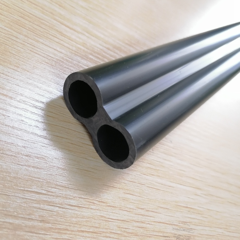 الأبحاث المتعلقة ب مقذوف أنابيب بلاستيكية سوداء مع مقبض