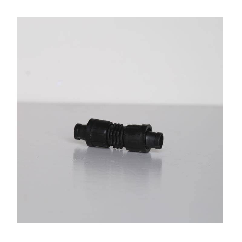 قفل اتصال الأنابيب نازف