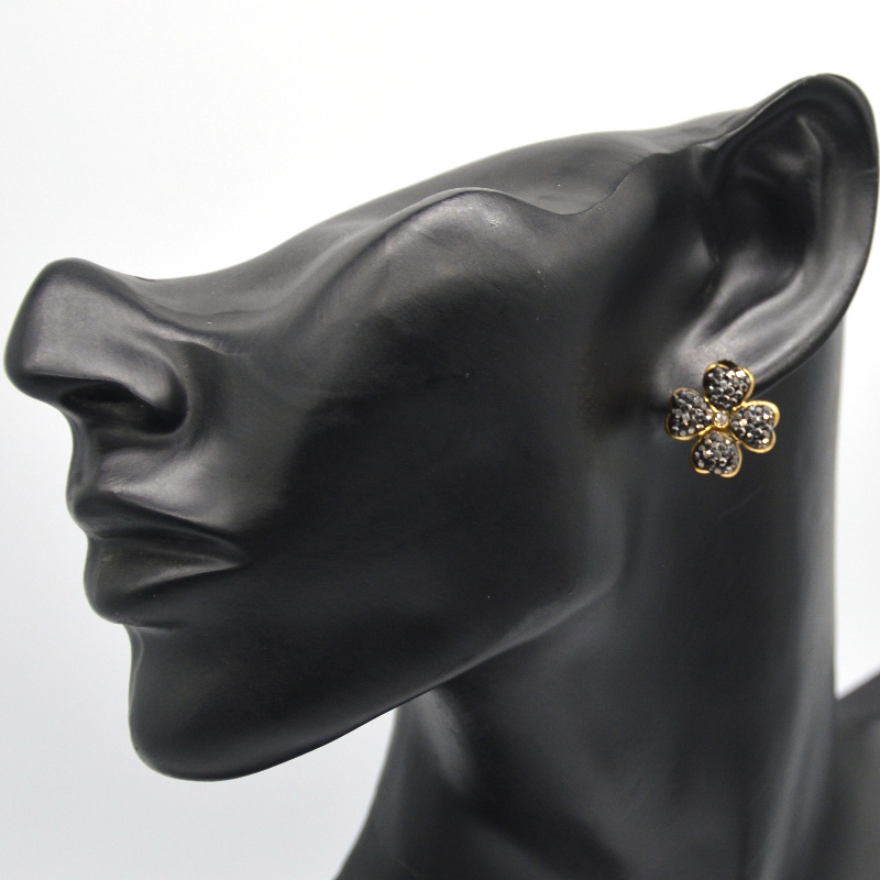 أقراط برسيم بأربع أوراق ، مناسبة للفتيات والسيدات ، أقراط سوداء \/ بيضاء على شكل قلب ، مصنع معالجة المجوهرات Ruifanbao الصيني