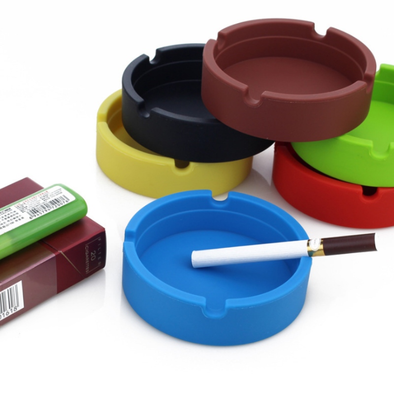 منفضة سجائر دائرية صغيرة