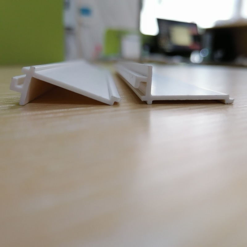 الصين الصانع من أجل PVC L قناة الملف الشخصي PVC قطاع PVC L الشكل الشخصي لبناء الديكور