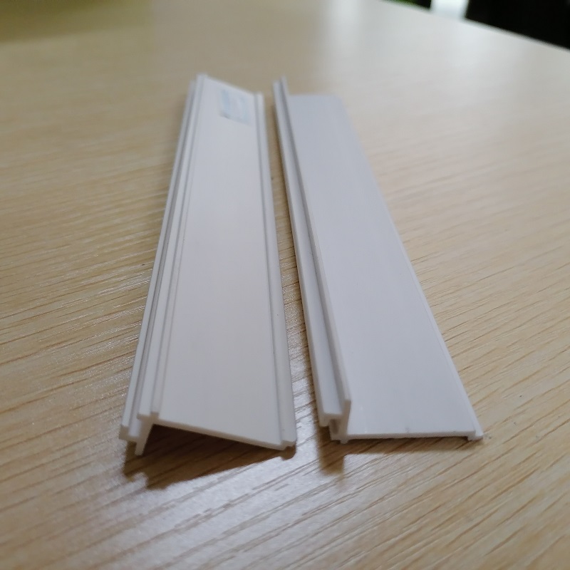 الصين الصانع من أجل PVC L قناة الملف الشخصي PVC قطاع PVC L الشكل الشخصي لبناء الديكور
