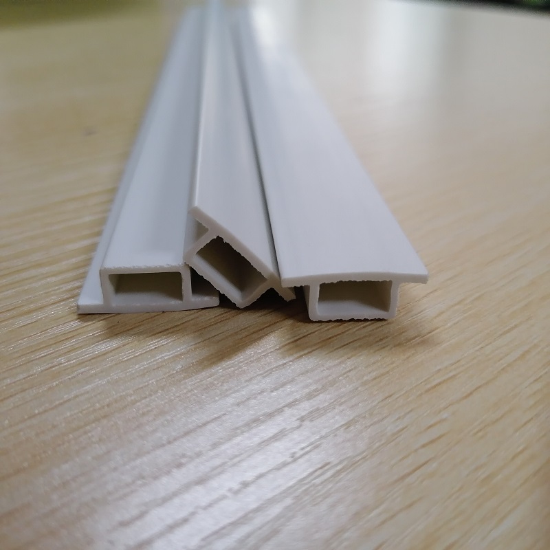 الأبحاث المتعلقة ب بولي كلوريد الفينيل قطاع البلاستيك البثق