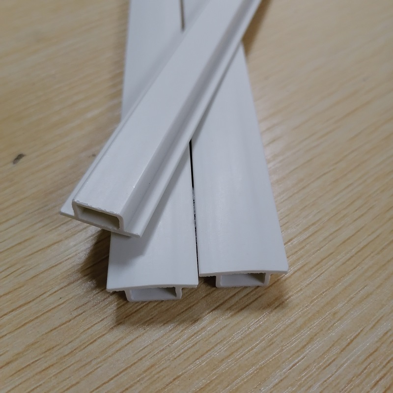 الأبحاث المتعلقة ب بولي كلوريد الفينيل قطاع البلاستيك البثق