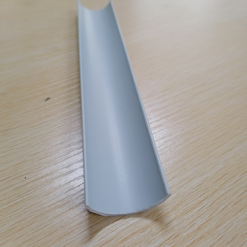 بولي كلوريد الفينيل C قناة شبه دائرة الأنابيب البلاستيكية قطاع بولي كلوريد الفينيل مقذوف لحماية الحافة