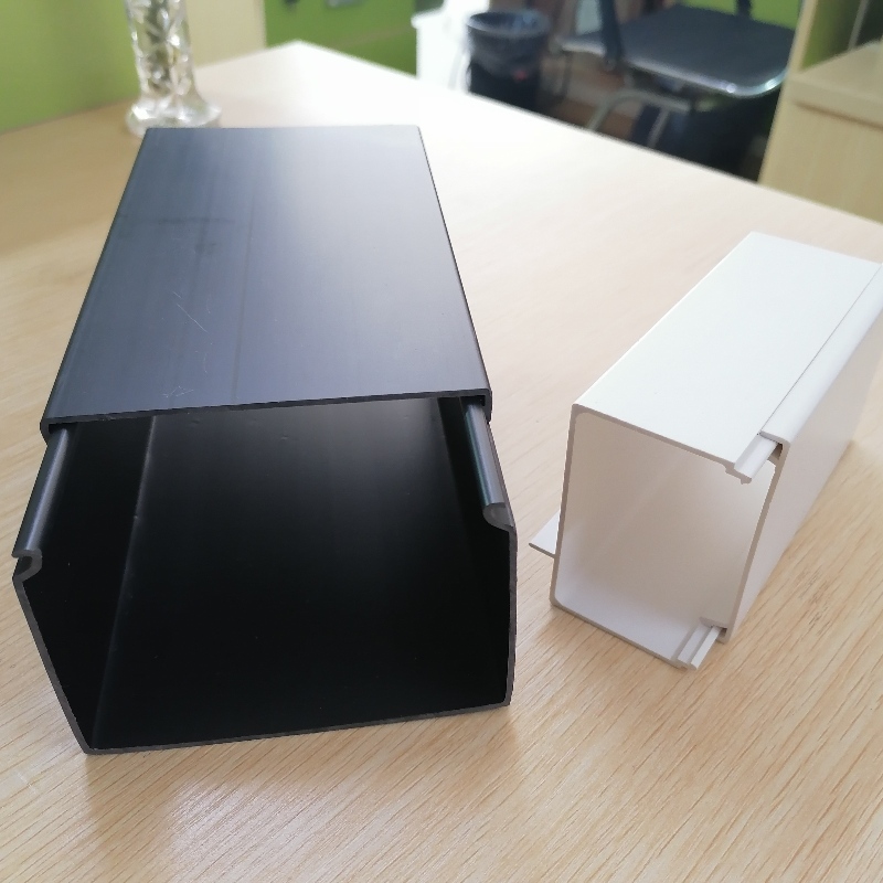 خافي عيوب الكابلات البلاستيكية الاحترافية المخصصة لمجرى الكابلات البلاستيكية منظم أسلاك الكابلات لإدارة فوضى الأسلاك