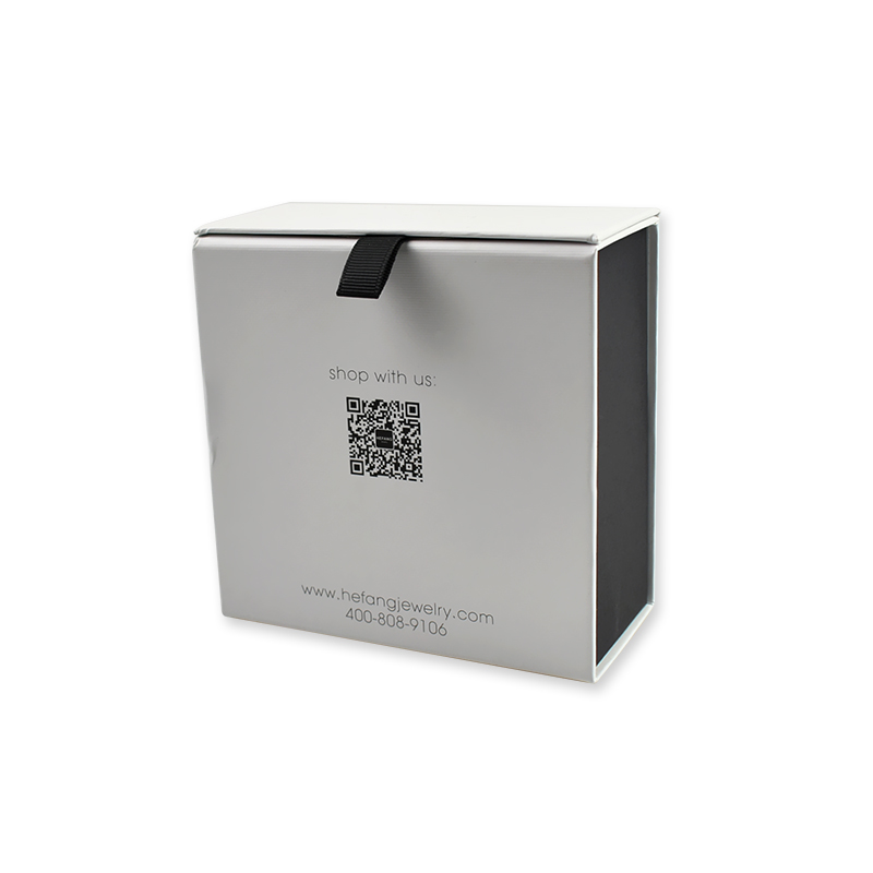 مربع والمجوهرات