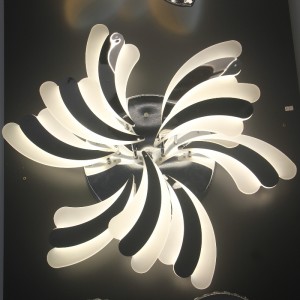 أدى ضوء السقف أزياء الكمبيوتر شل ، ومكافحة الأشعة فوق البنفسجية اصفرار