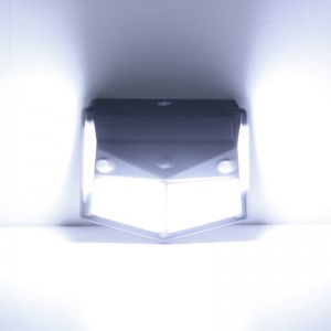 مصباح حائط بالطاقة الشمسية