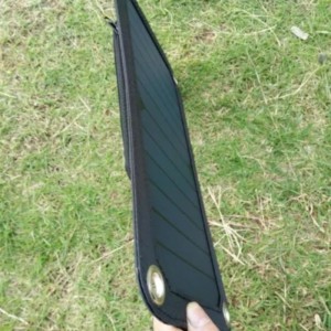 ألواح الشحن بالطاقة الشمسية