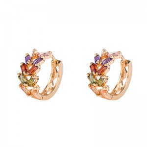 الأزياء الأوروبية والأمريكية شخصية ورقة النحاس أقراط الزركون الجزئي مطعمة الإناث أقراط مزاجه الكورية معدنية أقراط الرياح الباردة