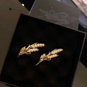 ذهبية القمح بروش.