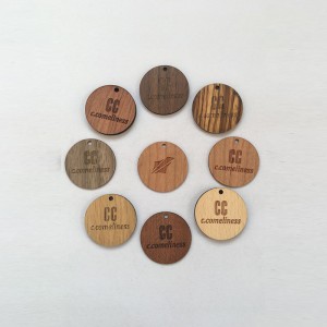 بطاقة خشبية على شكل خاص