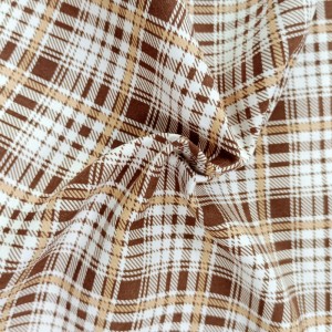 إعادة تدوير الأزياء البوليستر