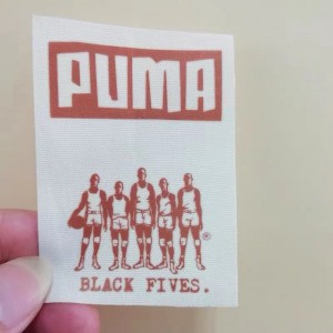 علامات عالية الجودة العلامات مع حقيبة يد \\\\\\\\ الملابس \\\\\\\\ أحذية \\\\\\\\ الملحقات حزمة تسميات القماش مخصص التسمية المنسوجة