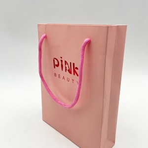 أكياس الورق التي تعزز قيمة العلامة التجارية