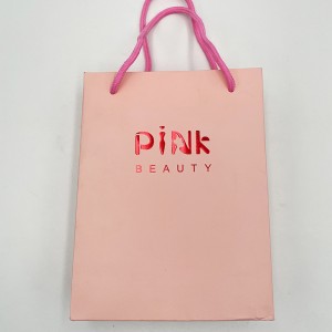 أكياس الورق التي تعزز قيمة العلامة التجارية