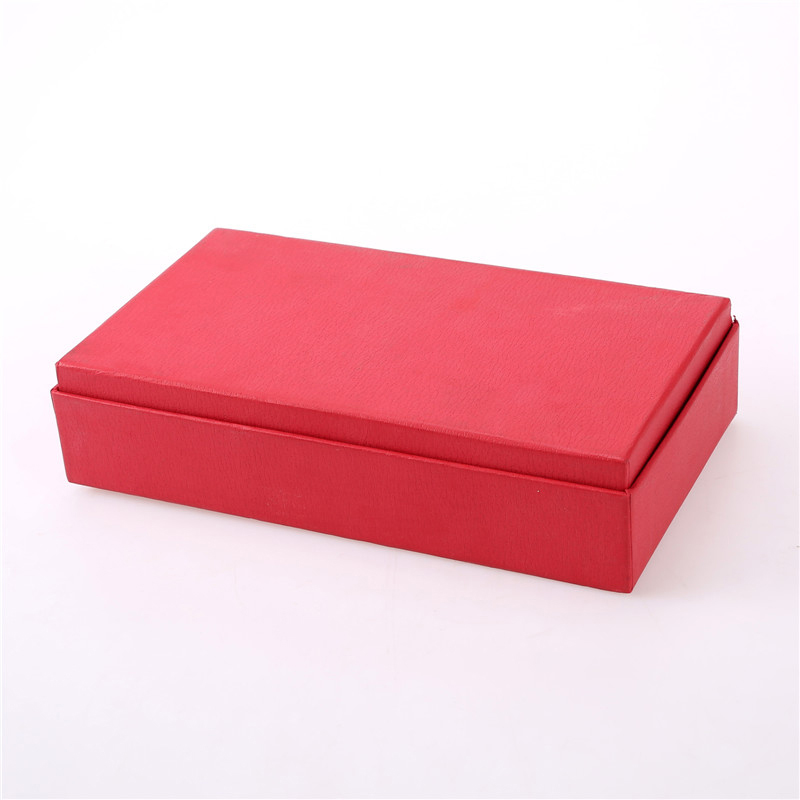 صندوق ورقة حمراء مع غطاء