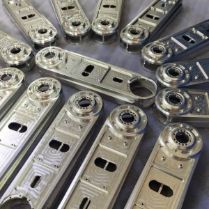 الأسلحة الروبوتية، قطع غيار المعدات، أجزاء روبورتيك، أجزاء التصنيع باستخدام الحاسب الآلي، مخرطة التصنيع باستخدام الحاسب الآلي، ...