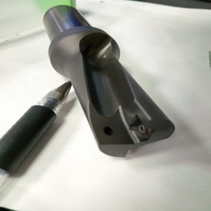 أعلى الحفر إدراج سومت