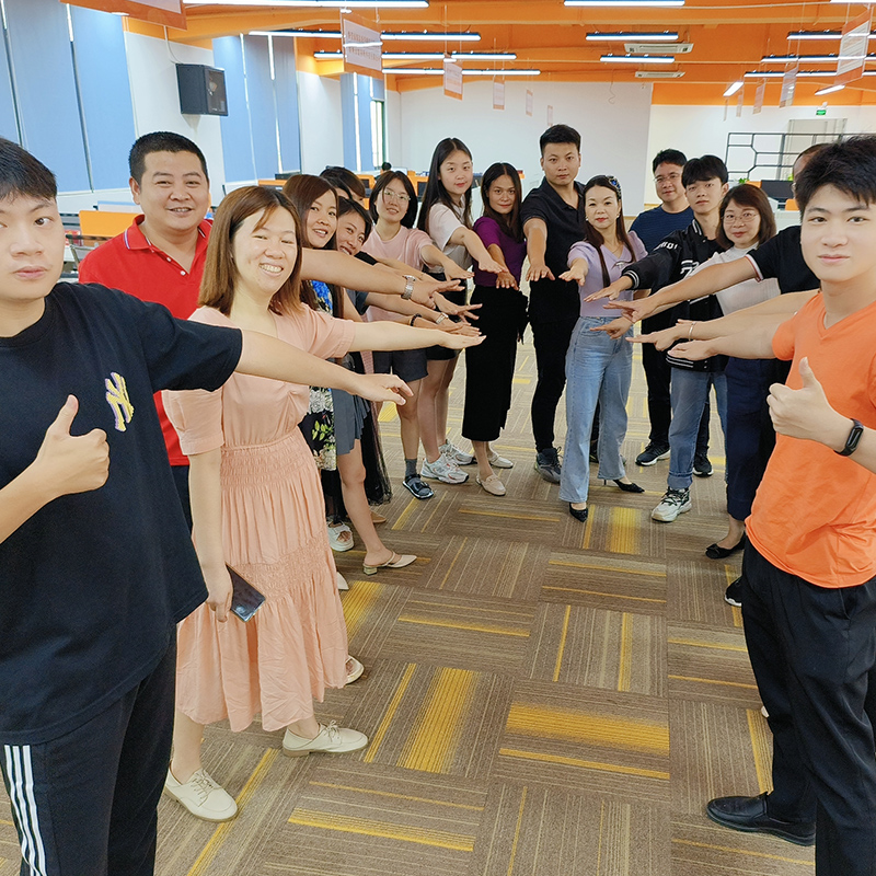 يوم جديد ، بداية جديدة ، ابتسامة جديدة