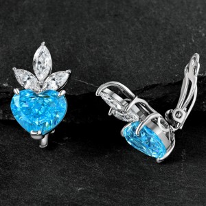 مقطع أذن جديد على شكل قلب