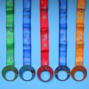 خمسة في ميداليات تذكارية حدث رياضي واحد